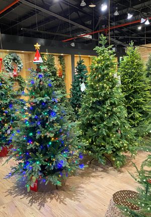 ARBOL 7PIES 1094TIPS C/LUZ   C - 110-1400271/1